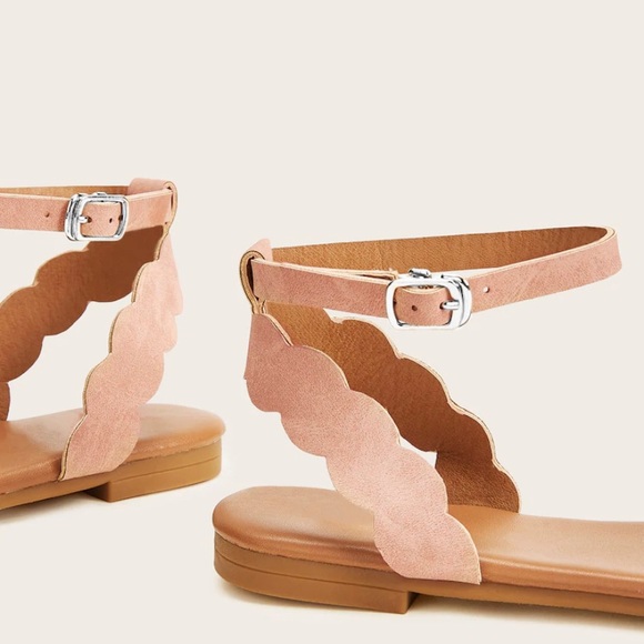 Scalloped Trim Buckle Strap Flat Sandals - Picture 4 of 5
